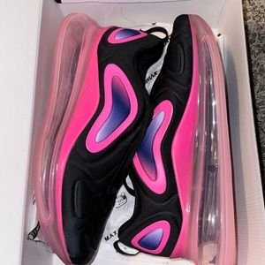 brand new never worn nike air maxes